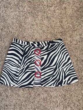 Zebra-Print Circle Accent mini Skirt in Black and White- Medium